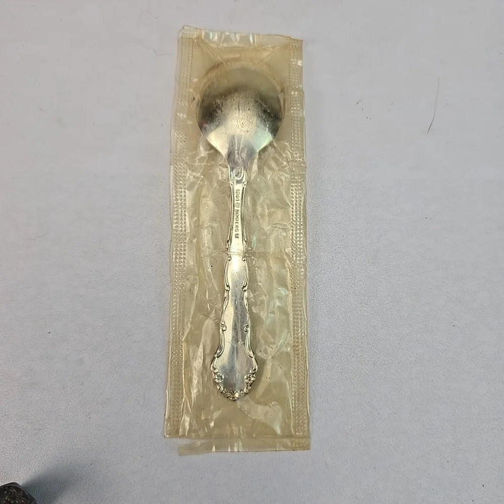 Vintage WM. A. Rogers / Oneida LTD Silverplate Child Toddler Spoon & Baby Spoon